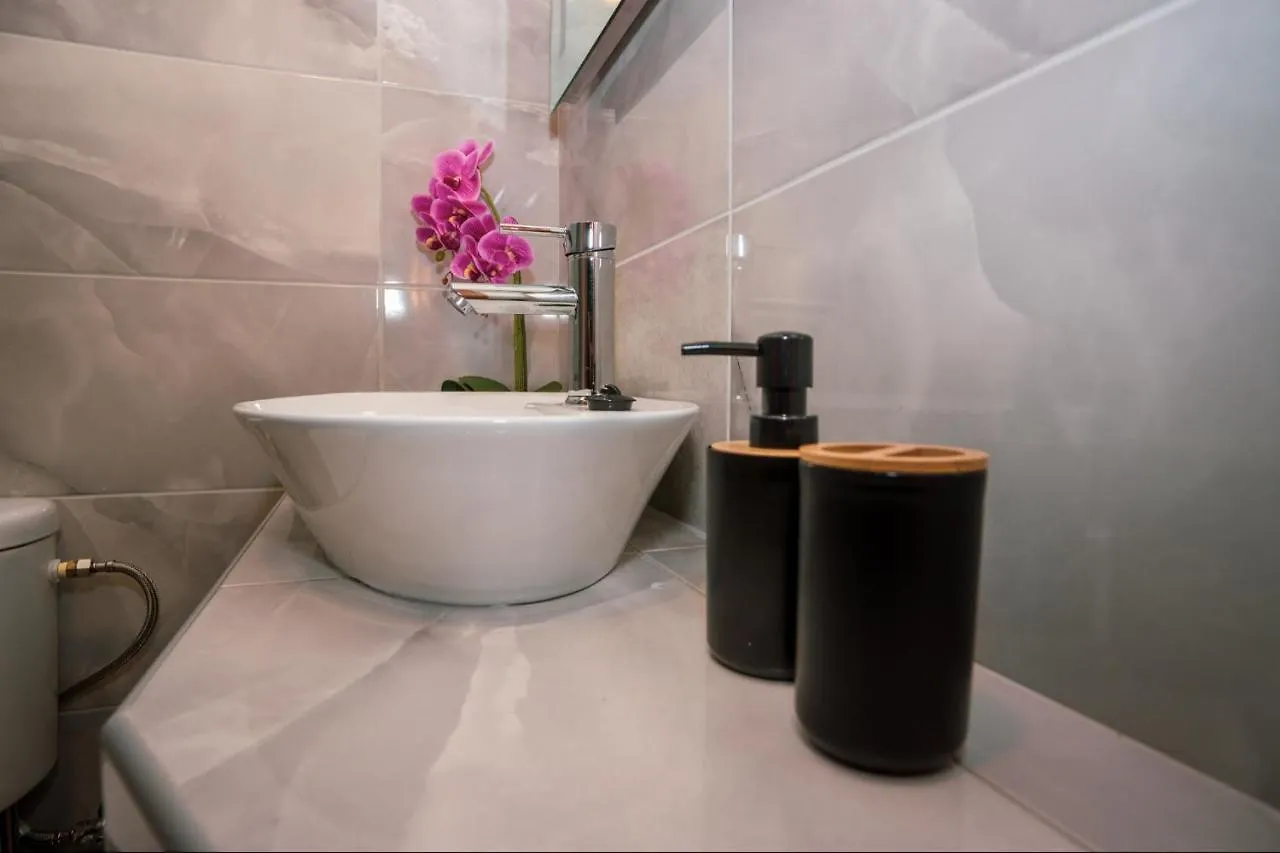 Seashell Luxury Apartment Nikiti